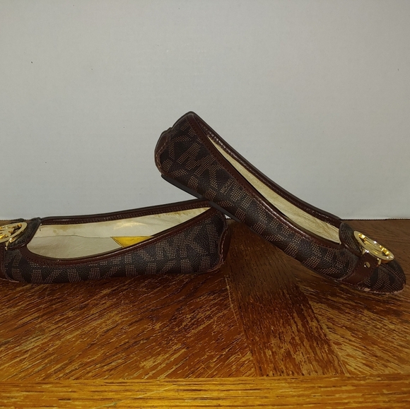 MICHAEL KORS Fulton Flats sz6.5 - Picture 1 of 12